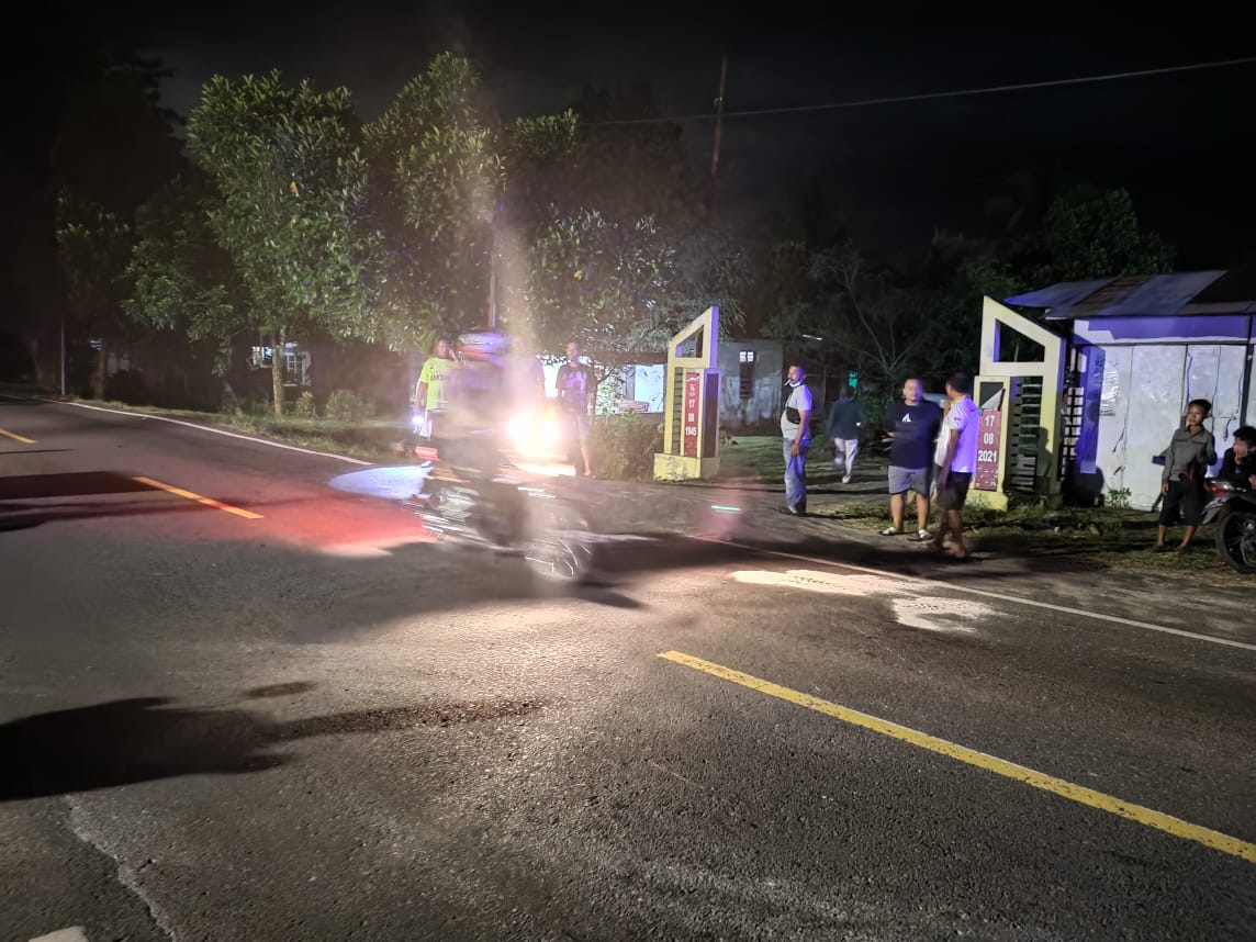 Tidak Hati - Hati, Pengendara Tewas Dihantam Motor